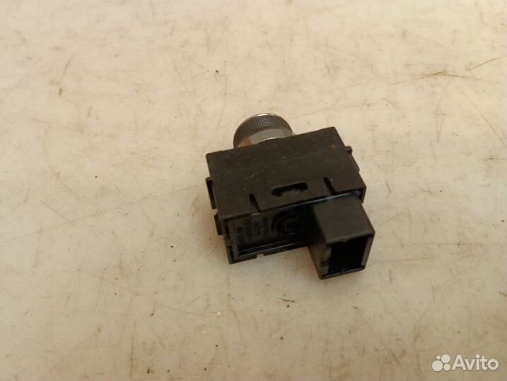 Кнопка обогрева сидений Infiniti FX30d/FX35/FX37/FX50/QX70