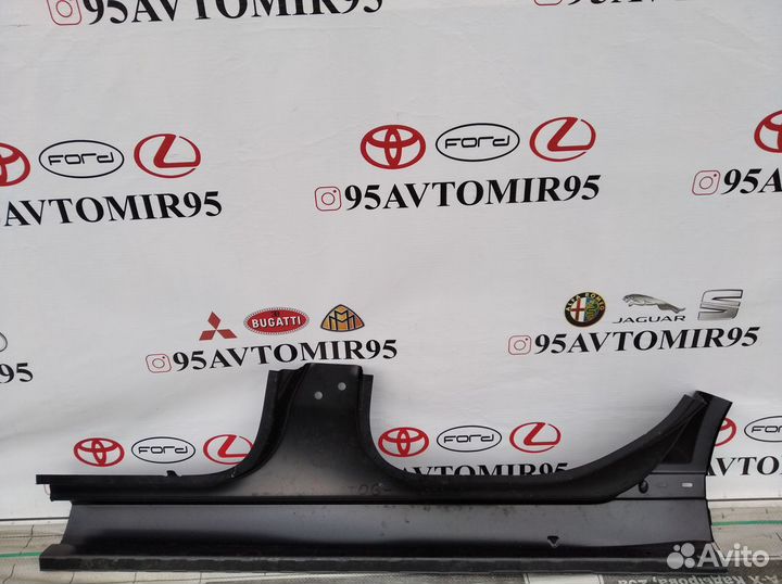 Ауди А3 Спортбек правый порог 2006