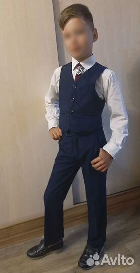 Костюм тройка