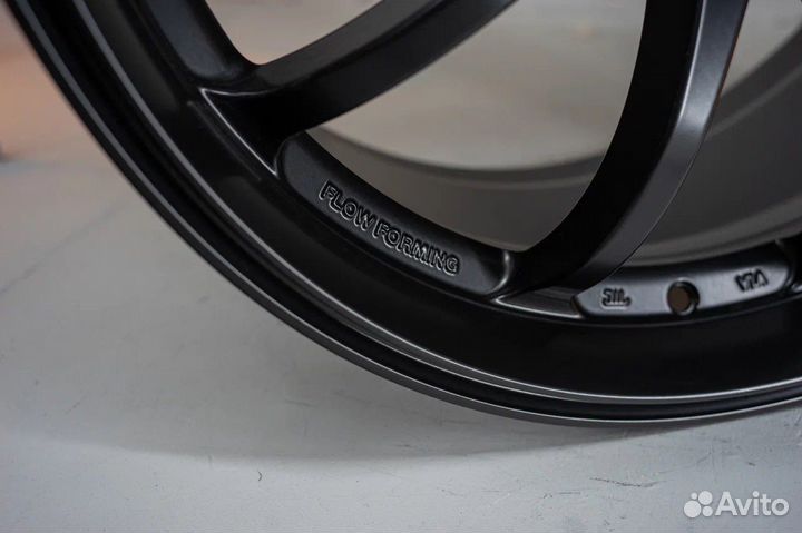 Advan Racing RZ-DF 19x8.5 et45 5х112