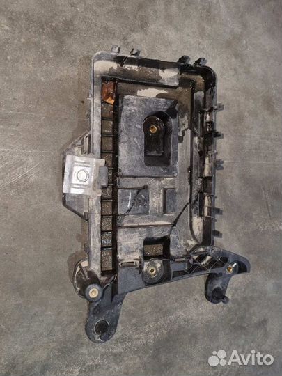 Аккумуляторная чашка фольксваген Джетта 6