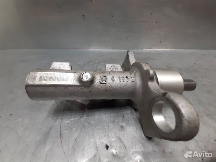 Цилиндр тормозной главный Volkswagen Passat B5