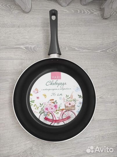 Сковорода новая Vari 26см