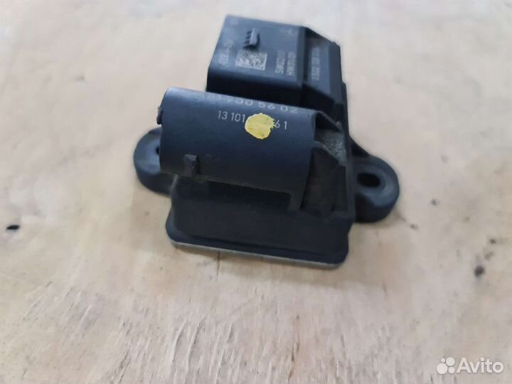 Блок накала свечей Mercedes OM651 GLK204