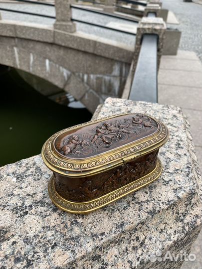 Старинная музейная шкатулка 19 века, бронза