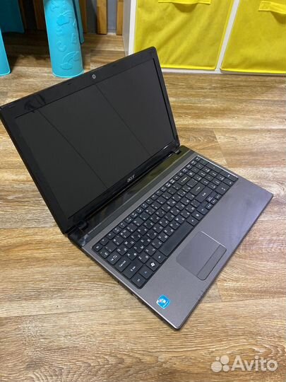 Acer Aspire 5560G AMD A8-3520 + AMD HD 7670 1gb