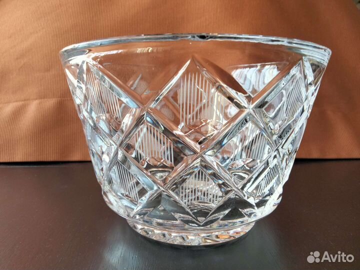 Вазы хрустальные. Цены в тексте