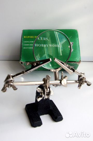 Лупа рука помощи