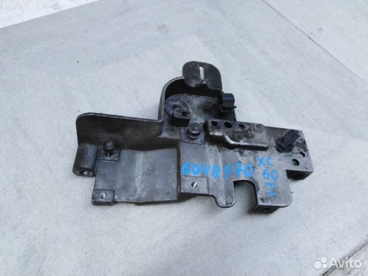 Кронштейн двигателя