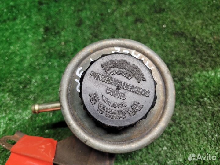 Бачок гидроусилителя Toyota Hiace