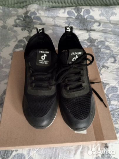 Кроссовки для девочки подростка