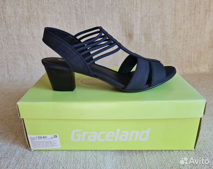 Новые босоножки женские на каблуке 40