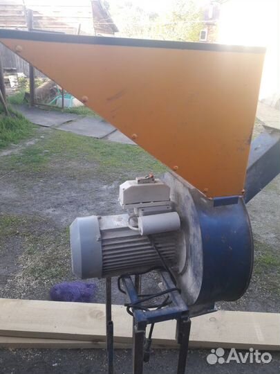 Мельница для зерна электрическая