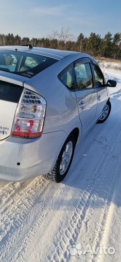 Toyota Prius 1.5 CVT, 2011, 105 000 км