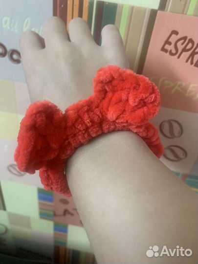 Резинка для волос вязаная