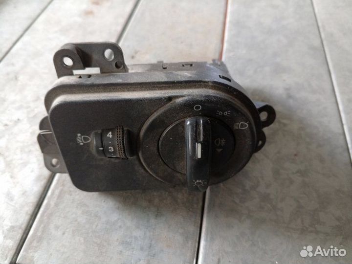 Блок управления светом Ford Fusion