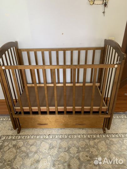 Детская кроватка