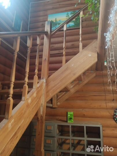 Лестница деревянная межэтажная, б/у, комплект