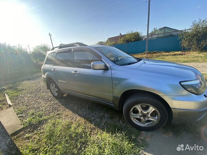Mitsubishi Outlander 2.4 AT, 2004, 210 000 км
