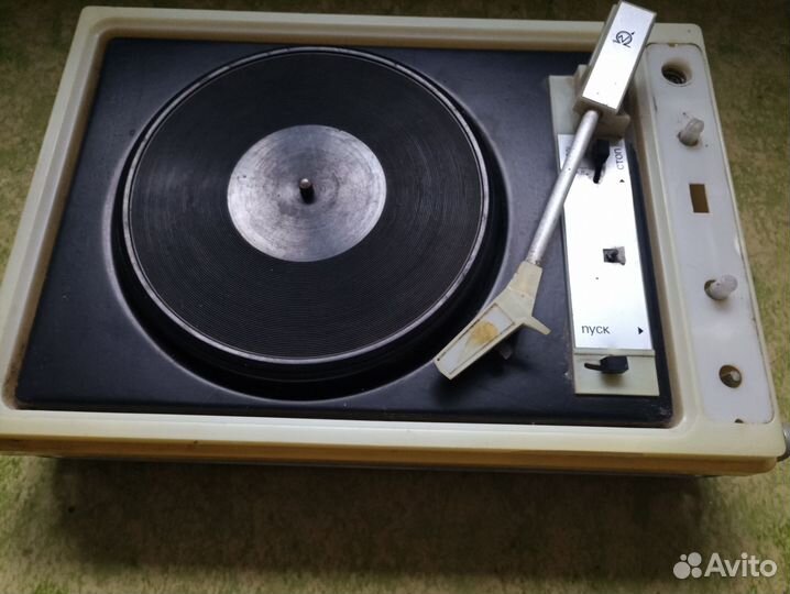 Проигрыватель винила СССР