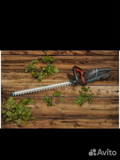 Ножницы аккумуляторные Gardena ComfortCut