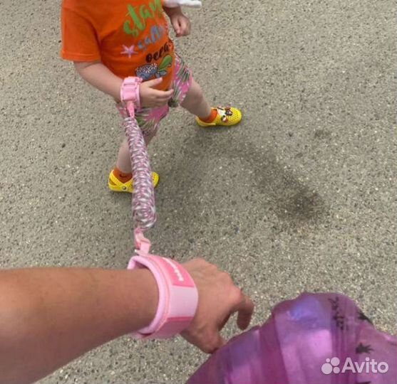 Возжи для детей с креплением на запястье