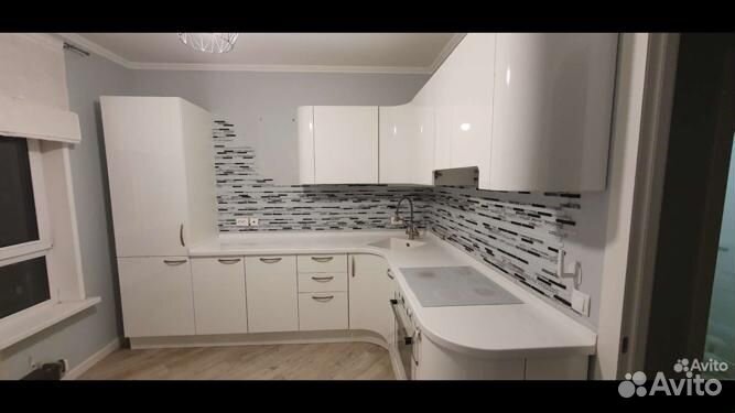 Кухонный гарнитур с встраиваемой техникой