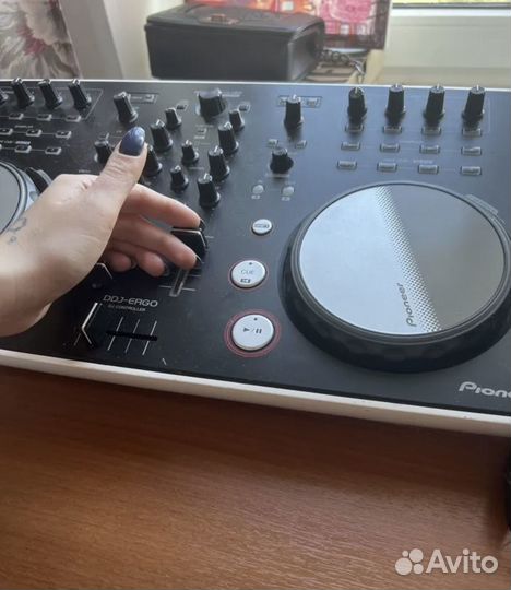 Dj контроллер