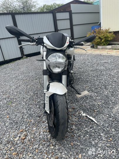 Ducati monster 696