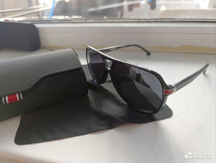 Солнцезащитные очки carrera