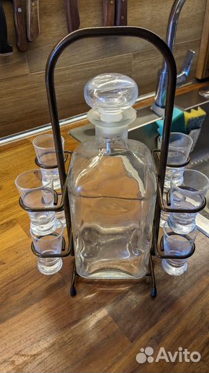 Штоф с рюмками на подставке