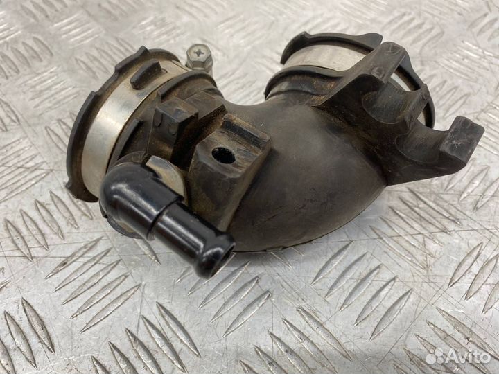 Б/У трубка воздухозаборника (патрубок, шланг)