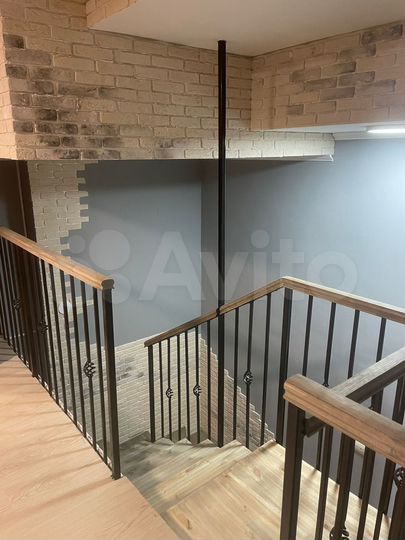 2-к. квартира, 57 м², 1/18 эт.