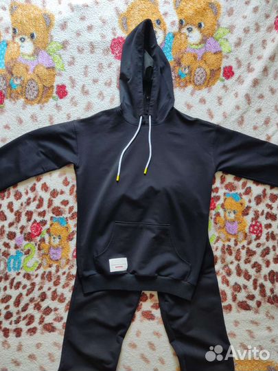 Спортивный костюм женский