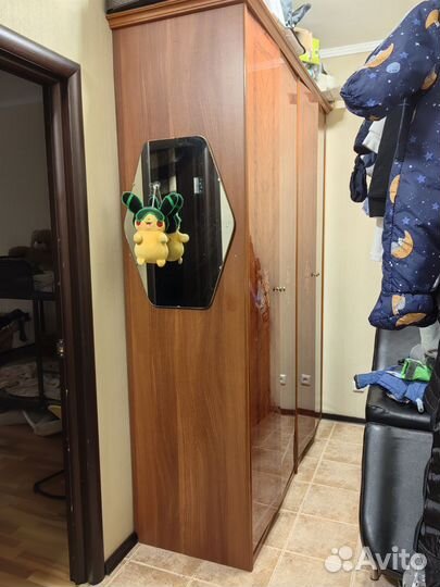 Шкаф