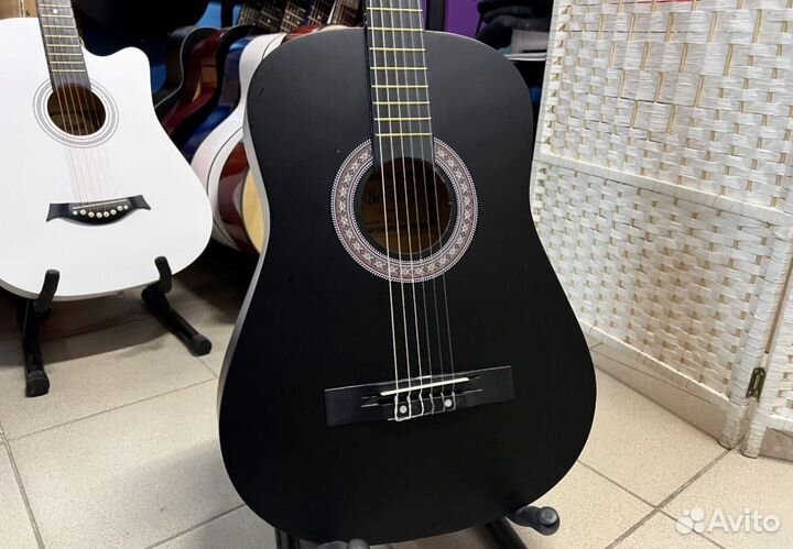 Классическая гитара Belucci