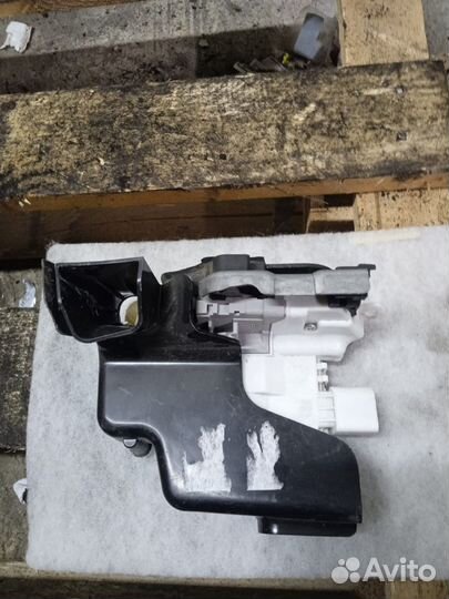 Audi Q5 Fy передний левый дверной замок