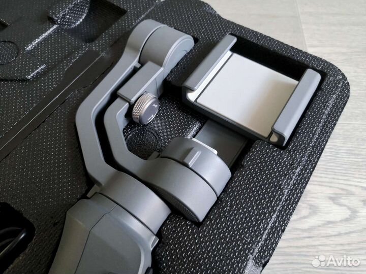 Стабилизатор для смартфона DJI Osmo Mobile 2