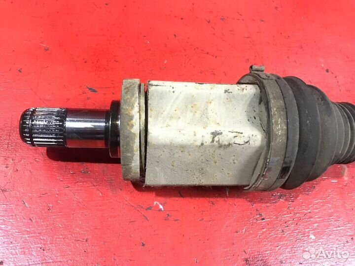 Полуось передняя левая BMW X5 Е70