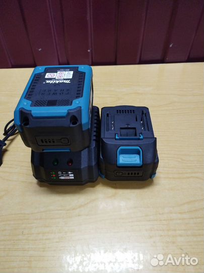 Аккумуляторы + зарядное устройство Makita