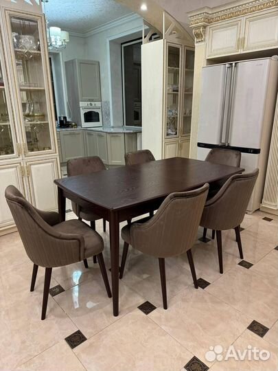 Столы и стулья