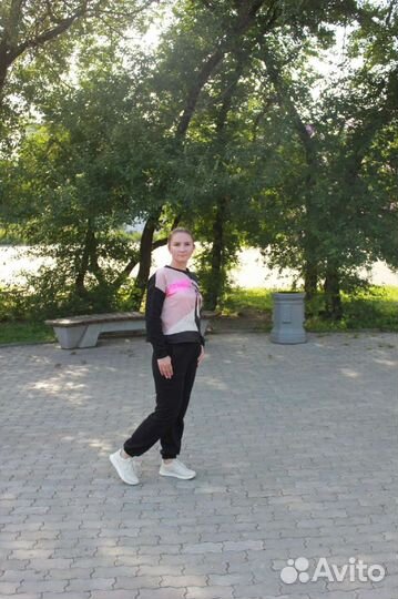 Спортивный костюм женский