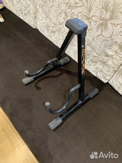 Стойка, подставка для гитары