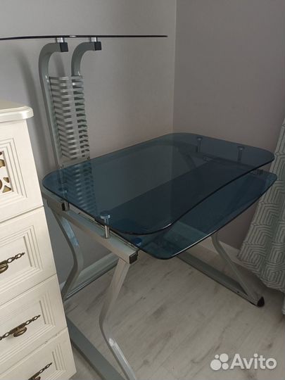 Компьютерный стол IKEA