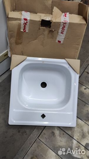 Раковина железная новая 5050