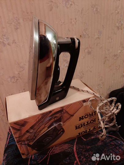 Утюг 1993 г ретро в отличном состоянии