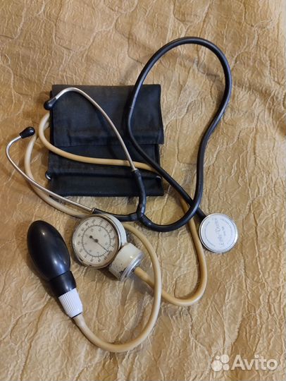 Тонометр механический.Рефлектор