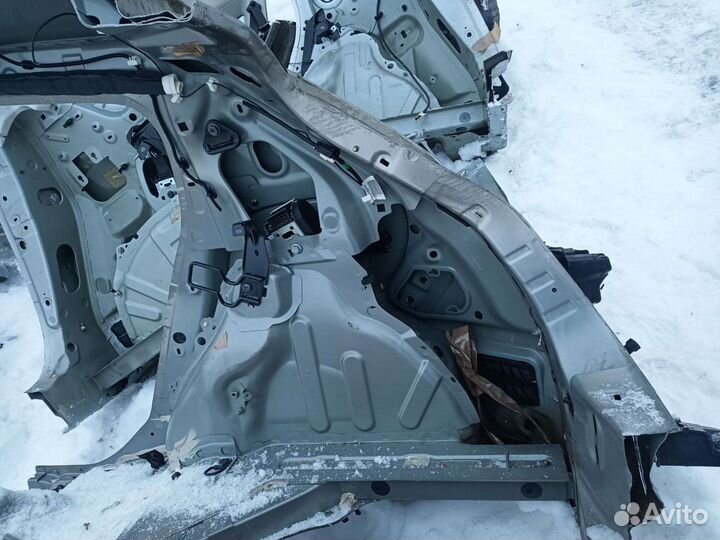 Крыло заднее правое хетчбэк Renault Megane3