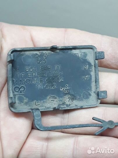 Пежо 308 заглушка в передний бампер 2007-11