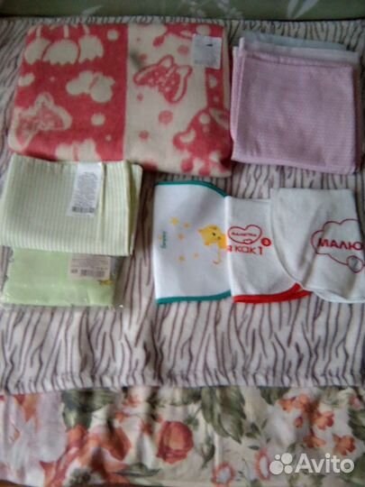 Одеяло, пеленки, наволочки, слюнявчики